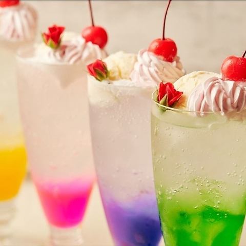SNS映えするCOLOR DRINK