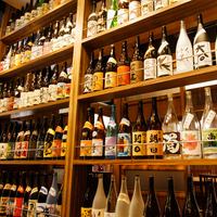 Over 100 kinds at all times! Enjoy carefully selected shochu and authentic Kyushu cuisine in Shimbashi