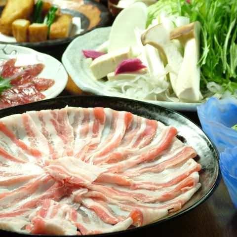 Classic ☆ Enjoy a platter of horse sashimi and a special hotpot Sakura Koji course with 9 dishes for 5,000 yen