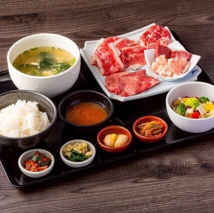 人氣 ◎ 套餐午餐，您可以選擇和牛牛肉和米飯！