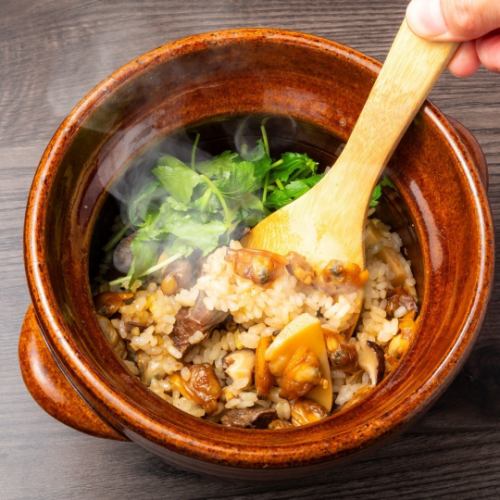 アサリと筍の牛タン土鍋ごはん