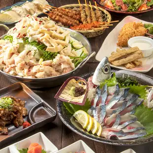 【松之套餐】包含时令菜肴和火锅的豪华套餐 ◆ 共10道菜，畅饮 ◆ 5500日元！！