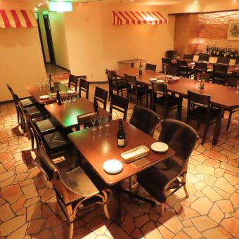 We also have a spacious Western-style private space available [Table seats]