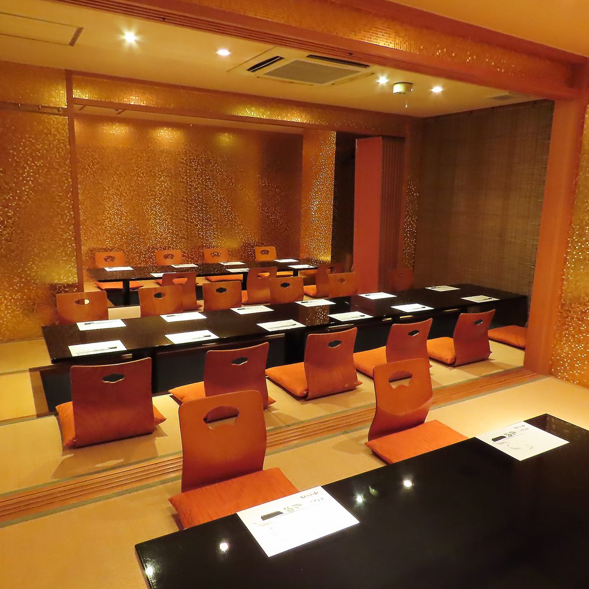 Completely private room for banquets for up to 35 people!Private space also available