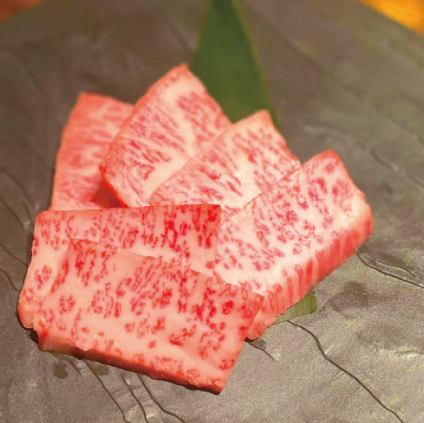 黑毛和牛肋骨 890日元（不含税）