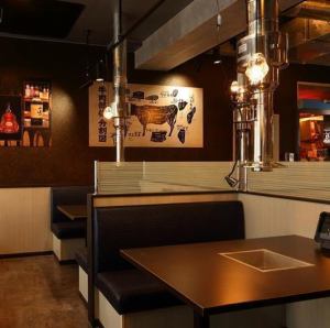 The spacious layout makes it easy to share food even among a large group.This is a great place for a get-together with colleagues or a casual banquet.You can enjoy each dish at your leisure on the spacious tables, creating a comfortable space that naturally creates a sense of unity no matter the occasion.