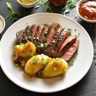 【香檳祝酒 + 3小時暢飲】◆無限量烤牛肉◆豪華烤肉拼盤 5,980日圓 → 4,980日圓