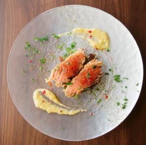 Salmon rare cutlet with plum sauce