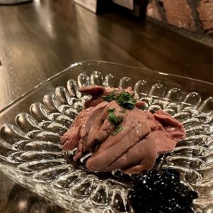 Melt-in-your-mouth chicken liver with homemade blueberry jam