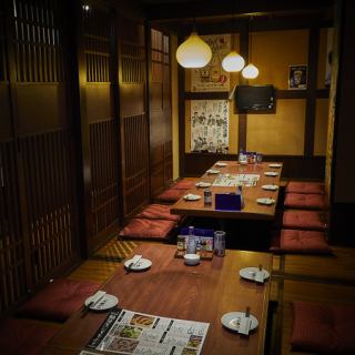 8名様まで座れる大きいテーブルタイプです♪ゆったりとした空間で他のお客様を気にせず、会社宴会や同窓会、サークル飲み会などにも最適。幹事様の下見・席予約も歓迎です。