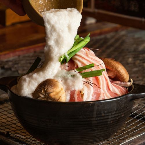 寒い時期にぴったり！囲炉裏で温まるお鍋