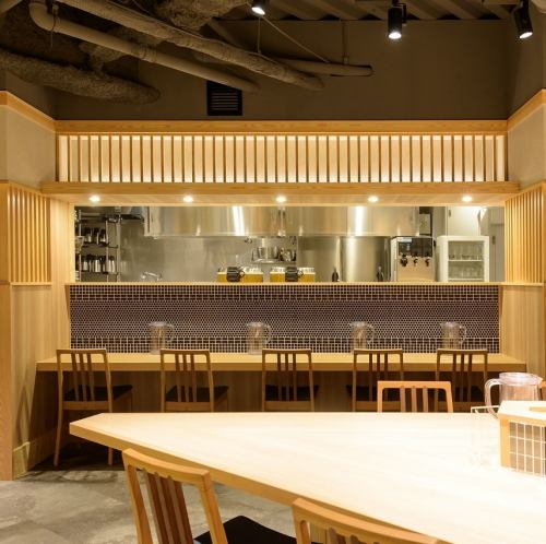 特等席で美味しいお酒と本マグロに舌鼓