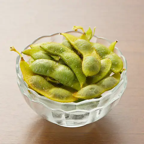 Boiled edamame (black beans)