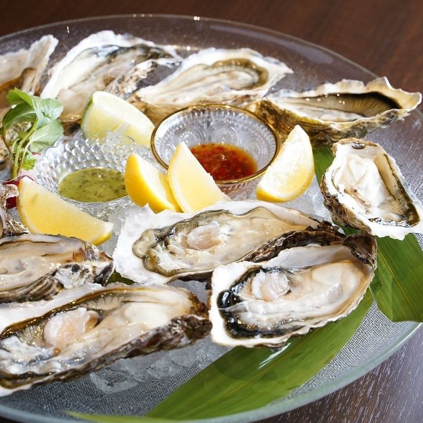 We have a wide selection of seasonal oysters, not just from Hokkaido, but from all over the country!