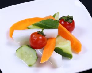 五顏六色的蔬菜泡菜