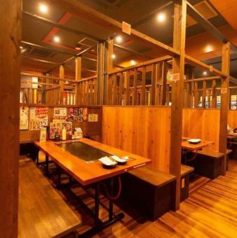 We have various seats to suit the number of people and the scene of the banquet.We have seats in the store that can accommodate up to 50 people in the tatami room.Please use it for various banquets such as welcome parties and farewell parties.We accept reservations.