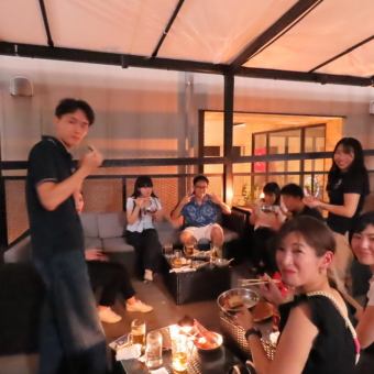 1階　UPCAMP　貸し切り60名様2階　LOUNGE 貸し切り40名様