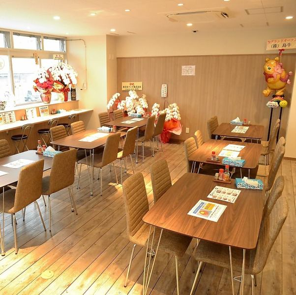 [Spacious shop interior] Strollers and wheelchairs are also available, and it is nice to have a wide space between the seats. We prepare dishes with your arms so that you can have a good time. We look forward to your visit ♪