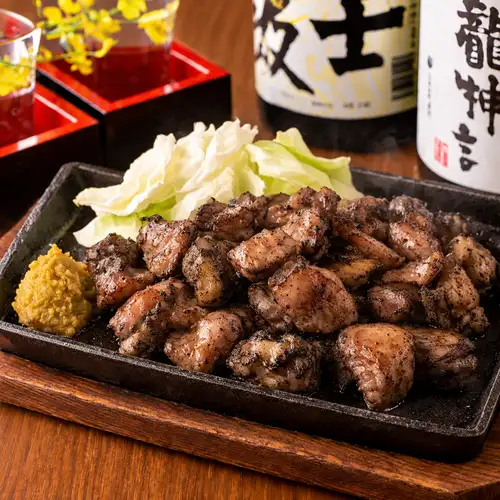 【豪快炭火焼き】香ばしい薫りと旨味が溢れる名物黒焼き