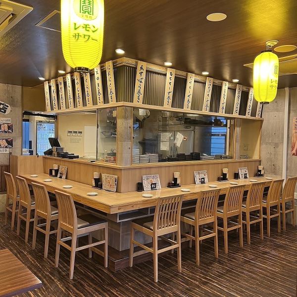 お一人様でも気軽に飲めるカウンターは仕事帰りのサク飲みや気軽なデートにも◎「ちょっと一杯…♪」を「四番屋」でどうぞ★