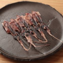 Grilled dried firefly squid
