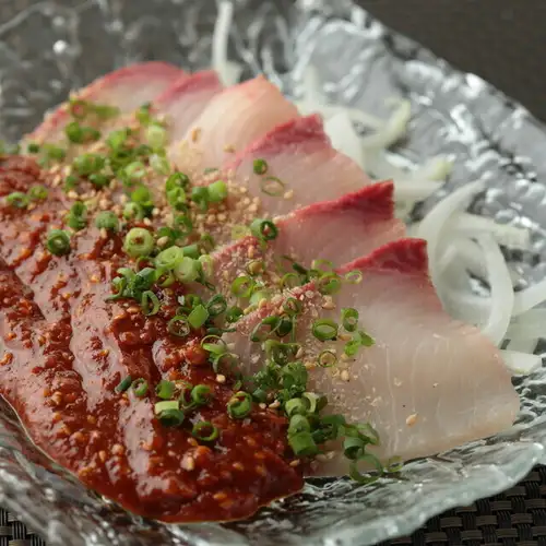 鮮魚のごま坦々がけ