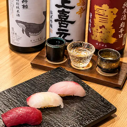 日本酒飲み比べセット＋おまかせ握り3貫