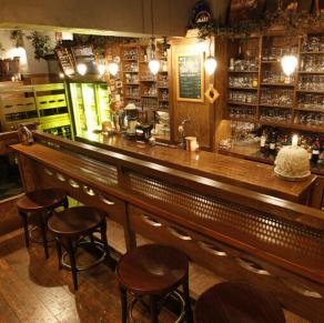 30名様から最大45名様まで、店内全体の貸切が可能です。結婚式の二次会や歓送迎会など、大規模なパーティーにご利用ください。