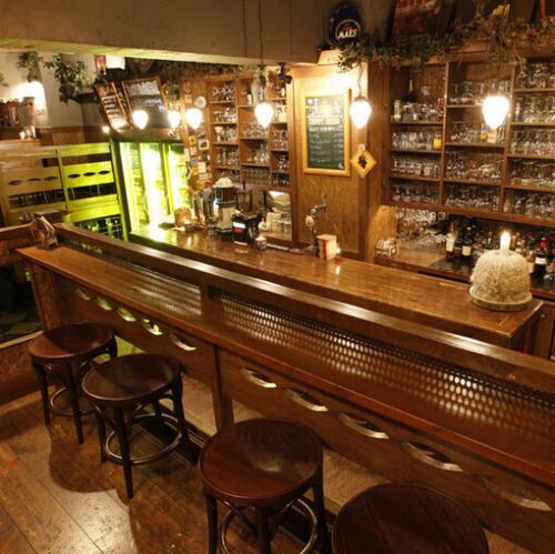30名様から最大45名様まで、店内全体の貸切が可能です。結婚式の二次会や歓送迎会など、大規模なパーティーにご利用ください。