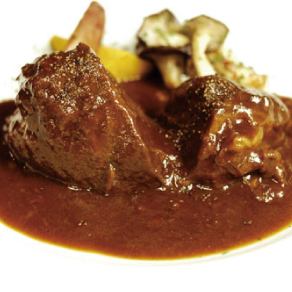 【深いコクが魅力】牛肉のシメイビール煮込み◎2600円(税込)