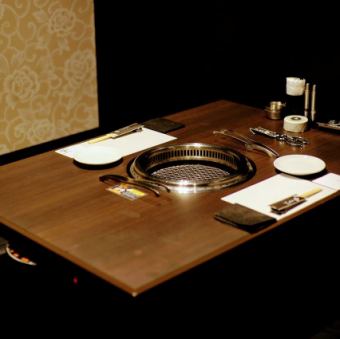 For 2 to 4 people.[Naha / Matsuyama / All-you-can-drink / 2 hours / Banquet / Group / Large number / Recommended / Charter / Second party / Women's association / Birthday / Anniversary / Wedding / Shabu-shabu / Yakiniku / Entertainment / Accompaniment]