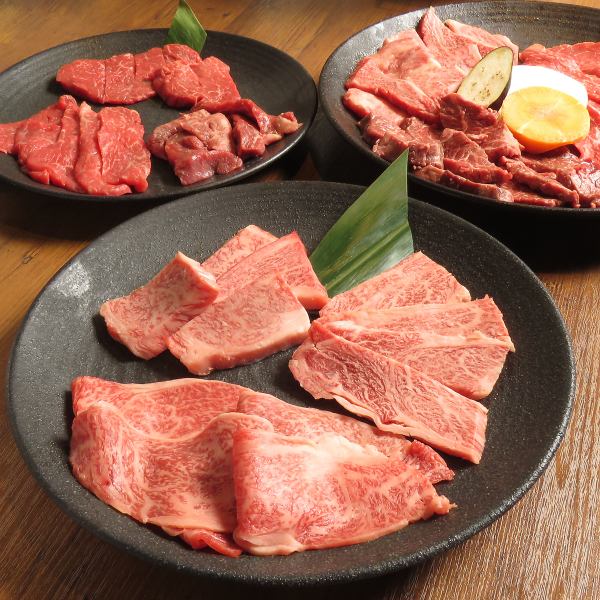 伝統の味である初代名物ロース盛をはじめとした各種盛り合わせ