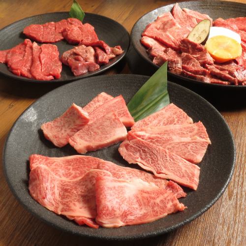 伝統の味である初代名物ロース盛をはじめとした各種盛り合わせ
