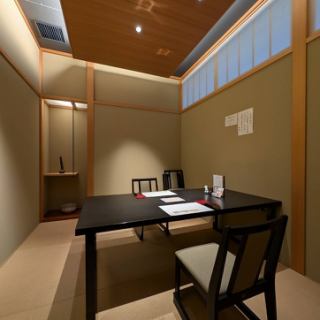2～6名様用の個室席！落ち着きのある和の雰囲気は、シーンを選ばずご利用いただけます♪ちょっと贅沢な大人居酒屋として是非ご利用ください。