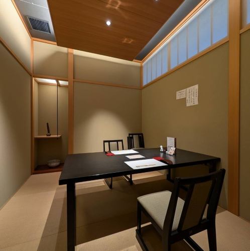 2～6名様用の個室席！落ち着きのある和の雰囲気は、シーンを選ばずご利用いただけます♪ちょっと贅沢な大人居酒屋として是非ご利用ください。
