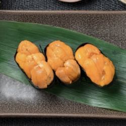生うに軍艦（一貫）/蛤のお吸い物　各
