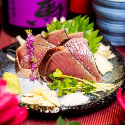 炭焼鰹の塩タタキ～天日塩と青森にんにくと山葵～