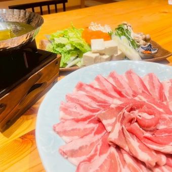 【忘年会・新年会コース】国産しゃぶしゃぶ・刺身盛3種・肉寿司など全8品2H飲み放題付き6,000円