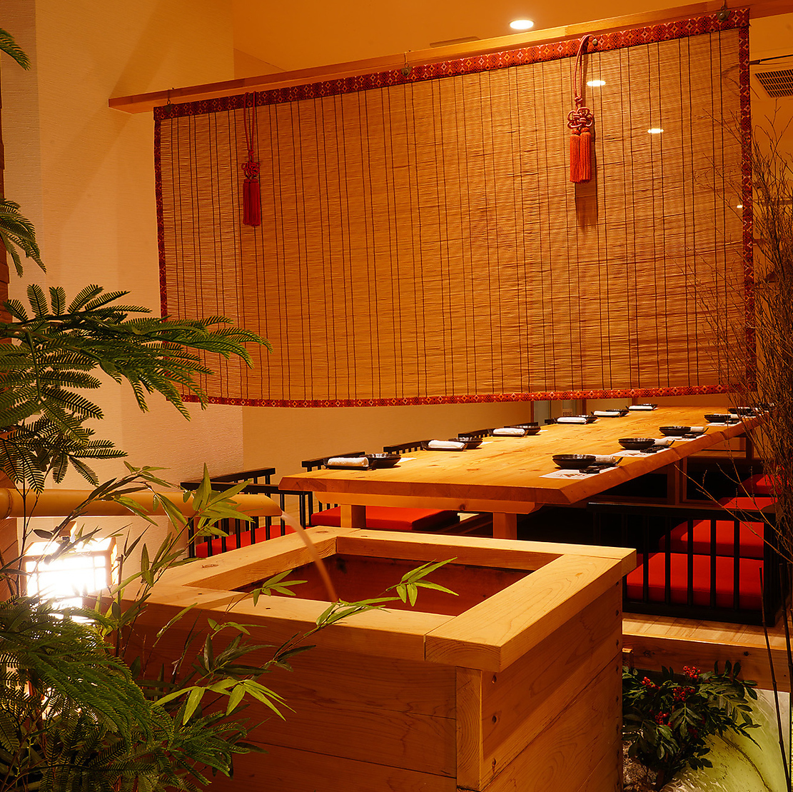 The interior has a gentle, traditional Japanese atmosphere.It brings a sense of calm and peace to the mind.
