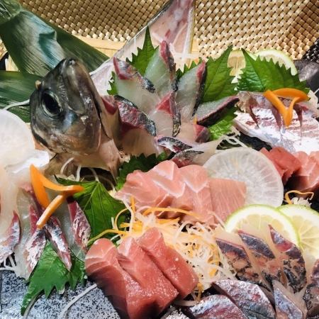 [E] With horse mackerel + sashimi & meat platter ★ 120 kinds ≪Unlimited≫ All-you-can-eat and drink [Sunday - Thursday 5,000 yen / Friday, Saturday, and before holidays 5,200 yen]