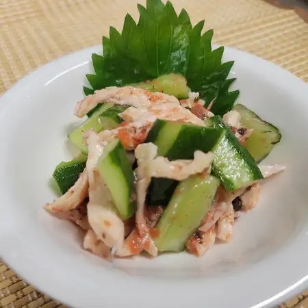 蒸し鶏梅キュウリ