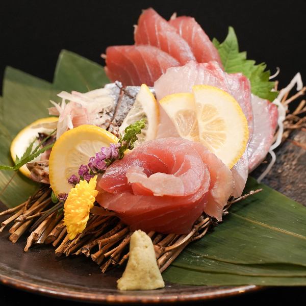 [Excellent freshness ◆ A luxurious assortment of fresh seafood♪] Assorted sashimi 980 yen (tax included)