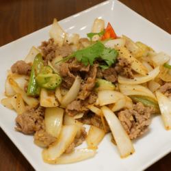 牛肉と玉ねぎ炒め
