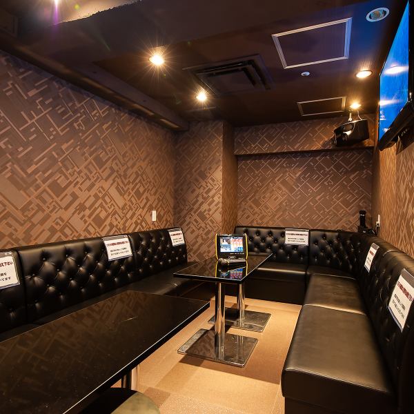 [Completely private VIP room ★ ☆] A VIP room boasting night dew that can accommodate from 5 to 12 people !! The soundproof VIP room with karaoke is sure to be enjoyable without worrying about the surroundings. ◎ The soft sofa is safe even if you sit for a long time ♪ You can use it for various banquets and joint parties !!