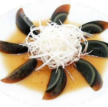 枝豆/ザーサイ/ピータン/キムチ/冷やしトマト/海老せんべい/キュウリの叩き