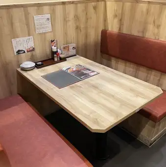 ４名掛けBOX席2卓