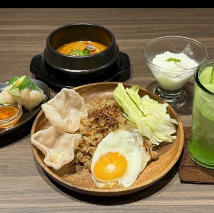 2.5時間飲み放題付き「満足コース」ガーリックシュリンプ、トムヤムクンなど全10品