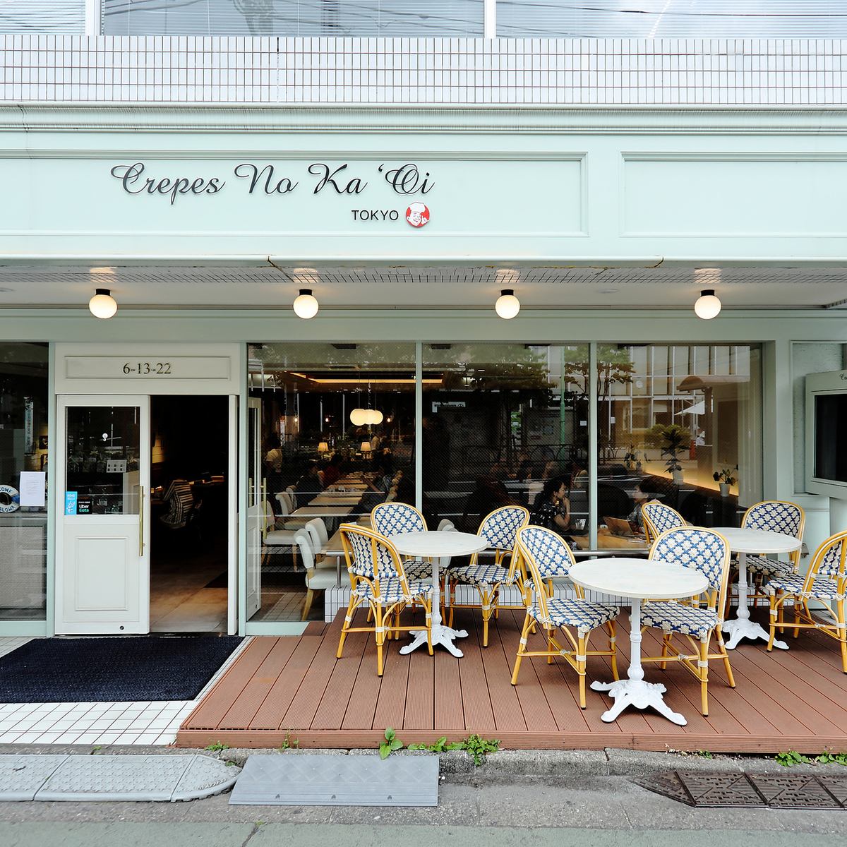 A crepe diner located just a 3-minute walk from Seijo Gakuenmae Station. We also accept reservations for various banquets and private parties.