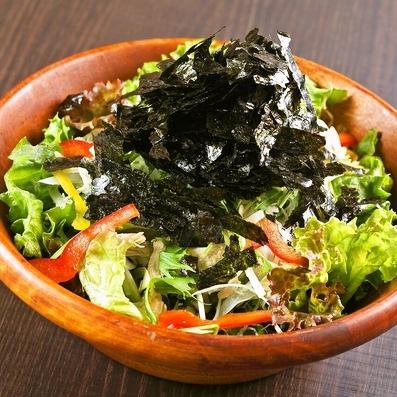 Choregi salad with Miyazaki chicken and seaweed