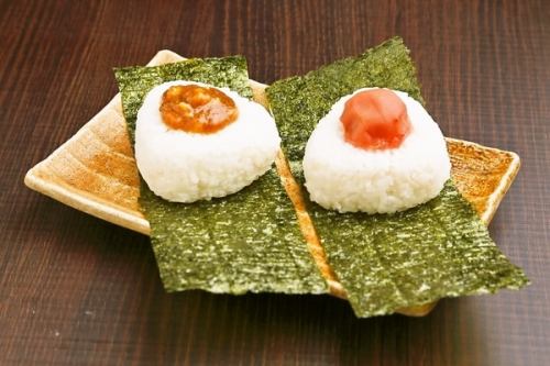 2 kinds of rice balls (pork miso, mentaiko)